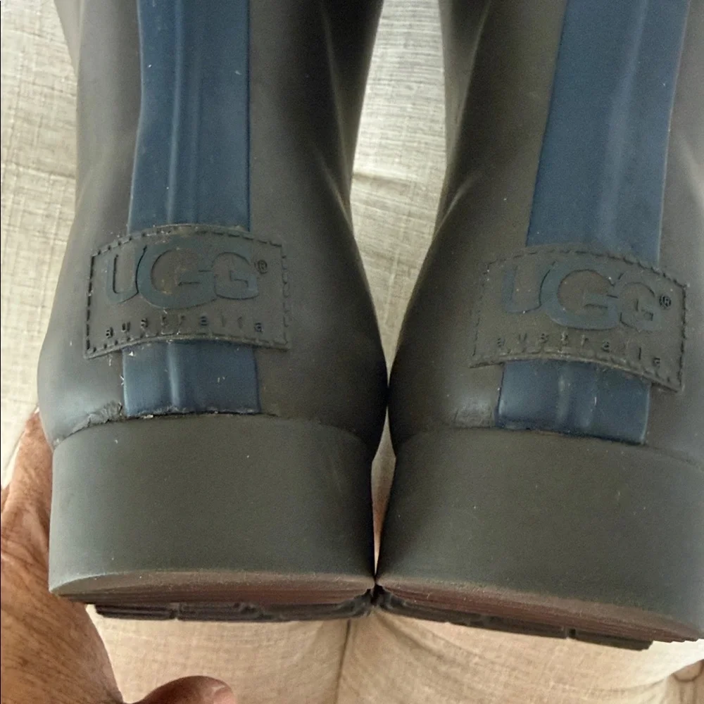 UGG Women's Black and Navy Lace-Up Boots - Picture 12 of 15